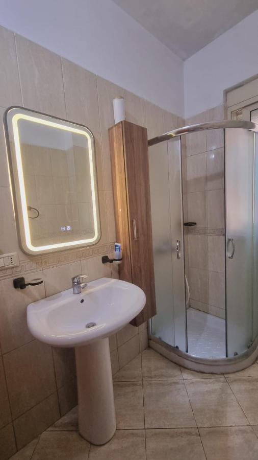 Apartmán Liqeni Thate, Tirane Exteriér fotografie